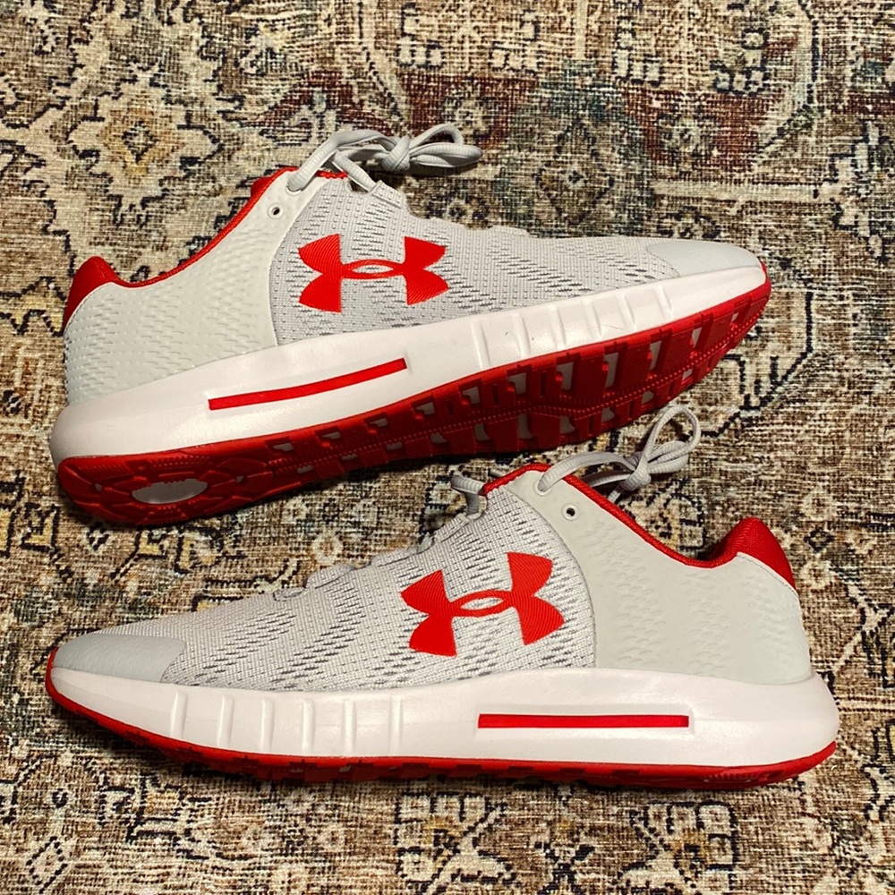NIB UNDER ARMOUR SNEAKERS